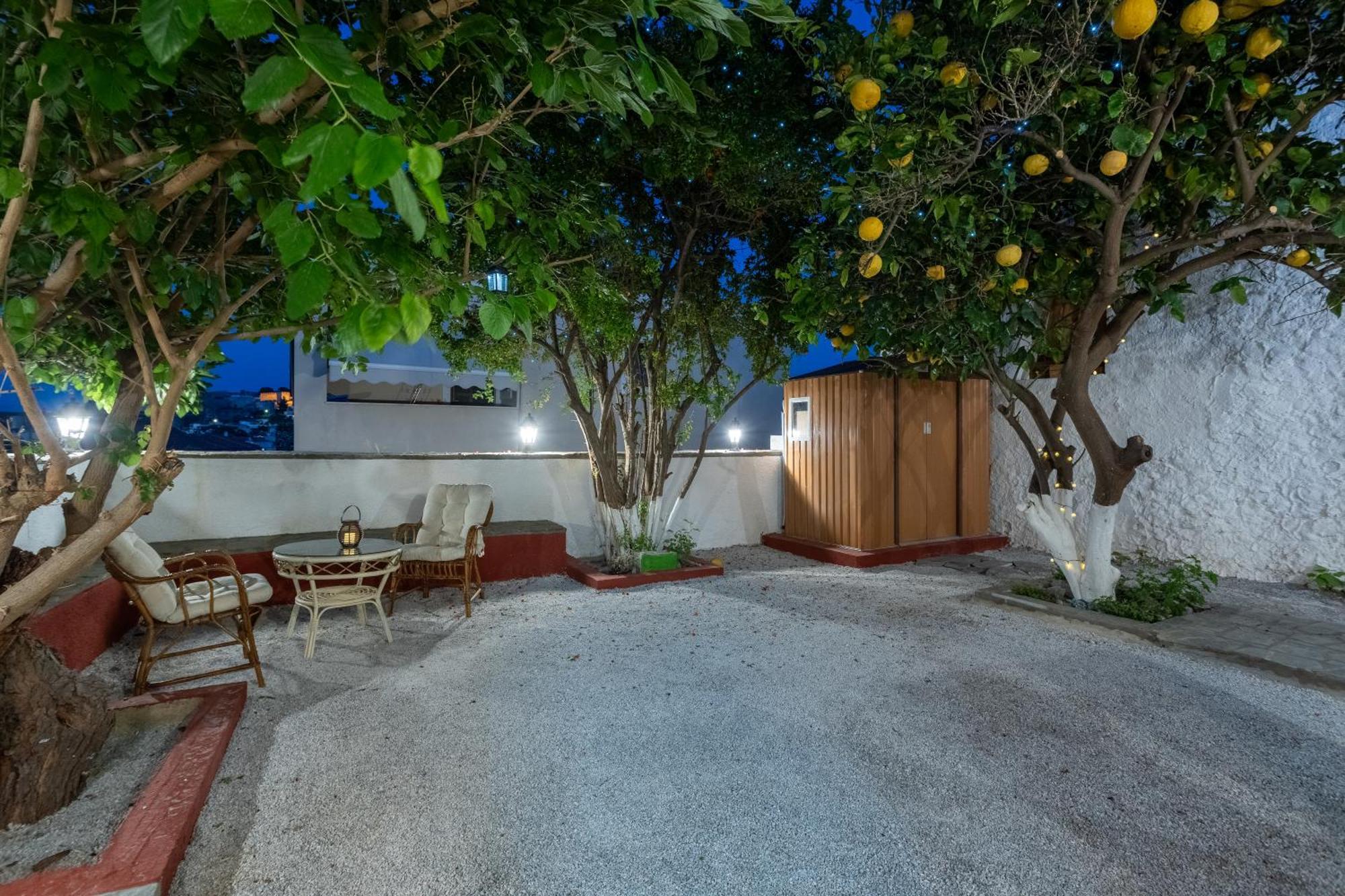 Spacious Home With Yard, Mytilene Lesvos Zewnętrze zdjęcie