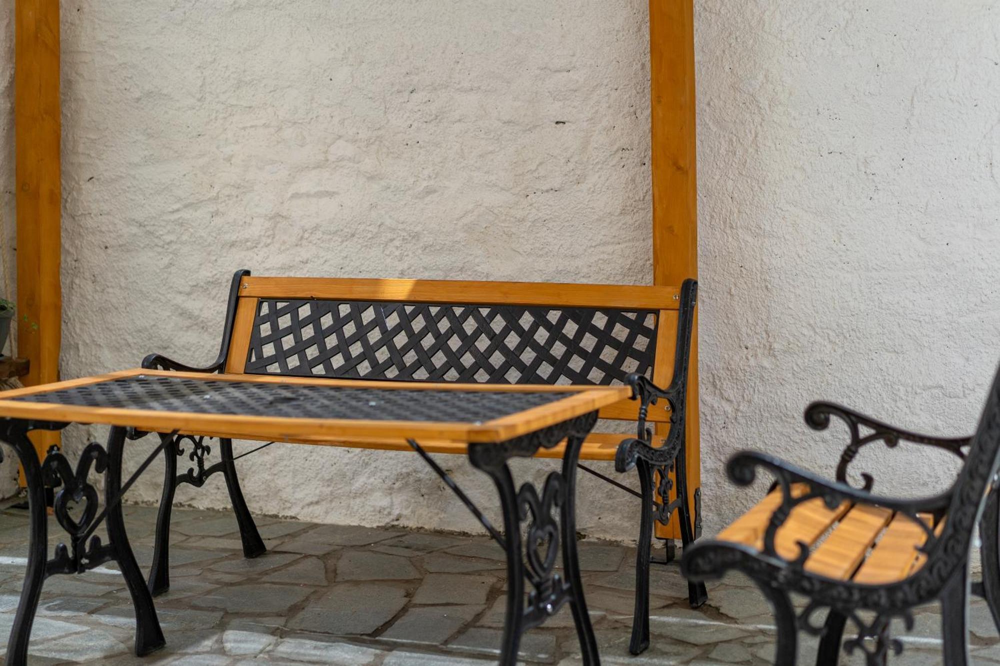 Spacious Home With Yard, Mytilene Lesvos Zewnętrze zdjęcie