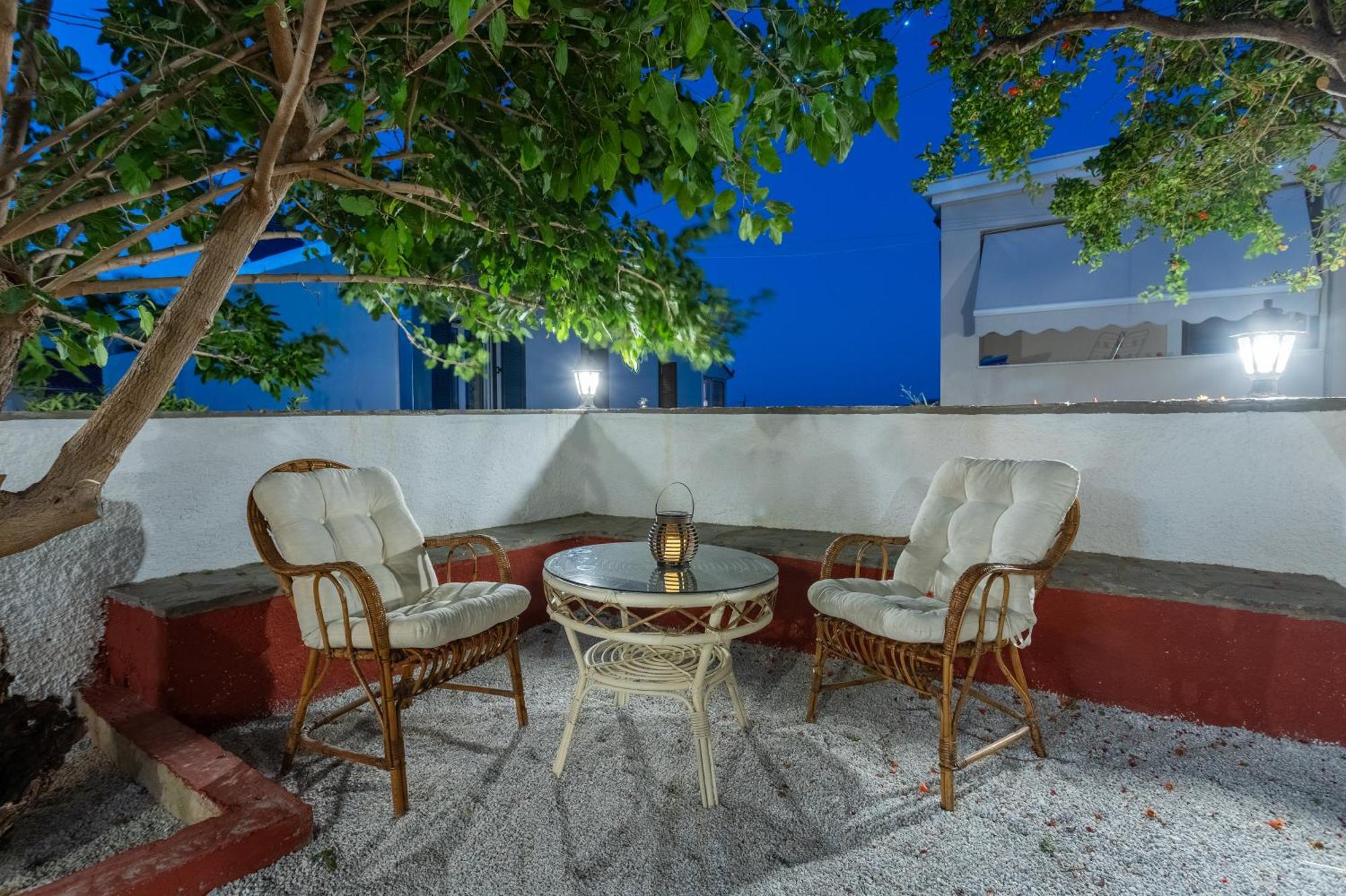 Spacious Home With Yard, Mytilene Lesvos Zewnętrze zdjęcie