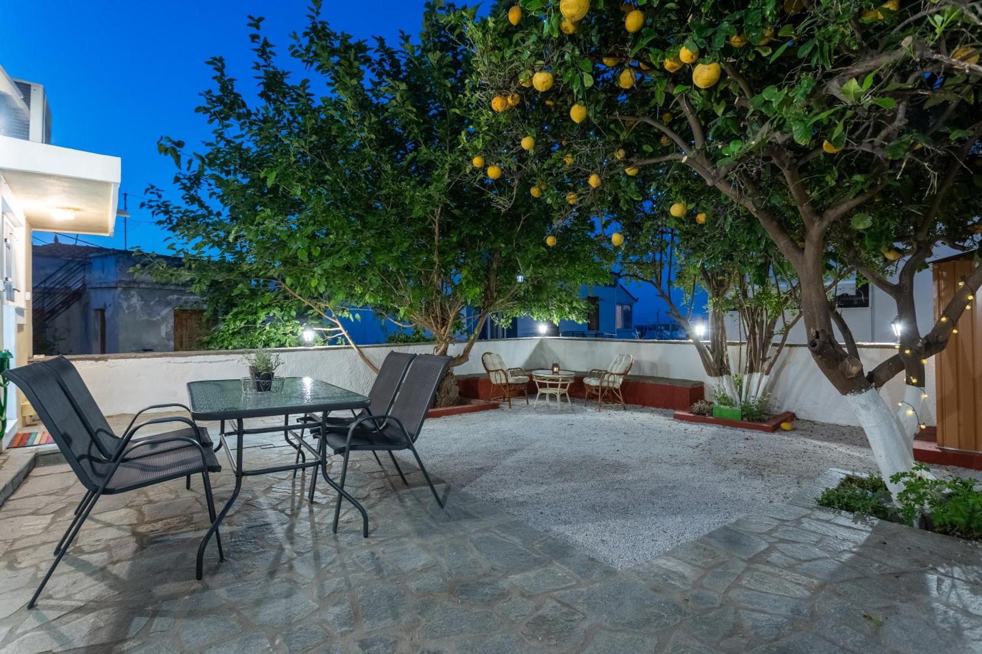 Spacious Home With Yard, Mytilene Lesvos Zewnętrze zdjęcie