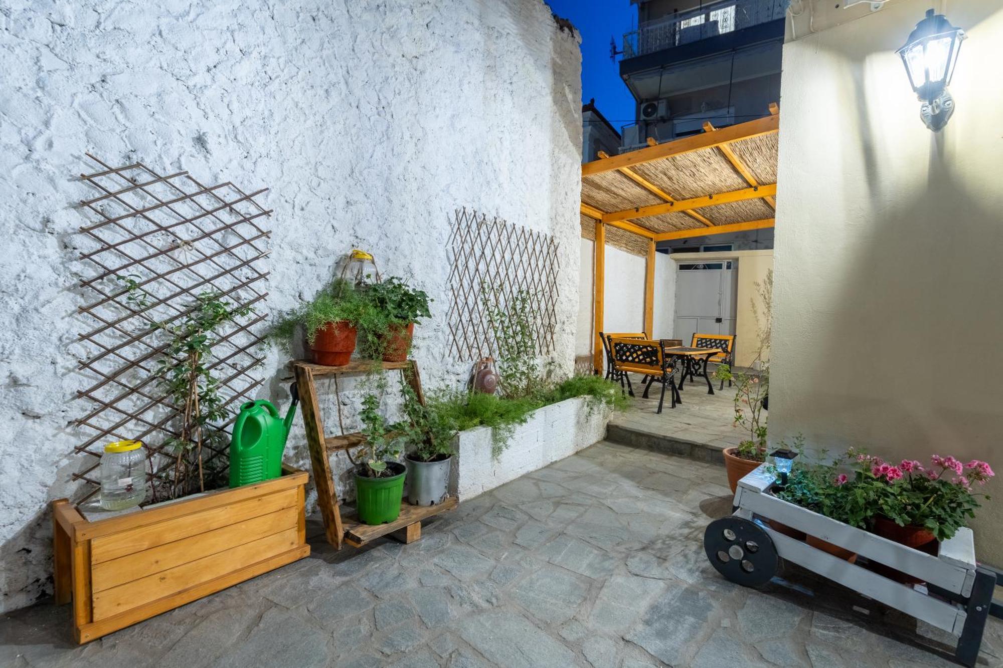Spacious Home With Yard, Mytilene Lesvos Zewnętrze zdjęcie