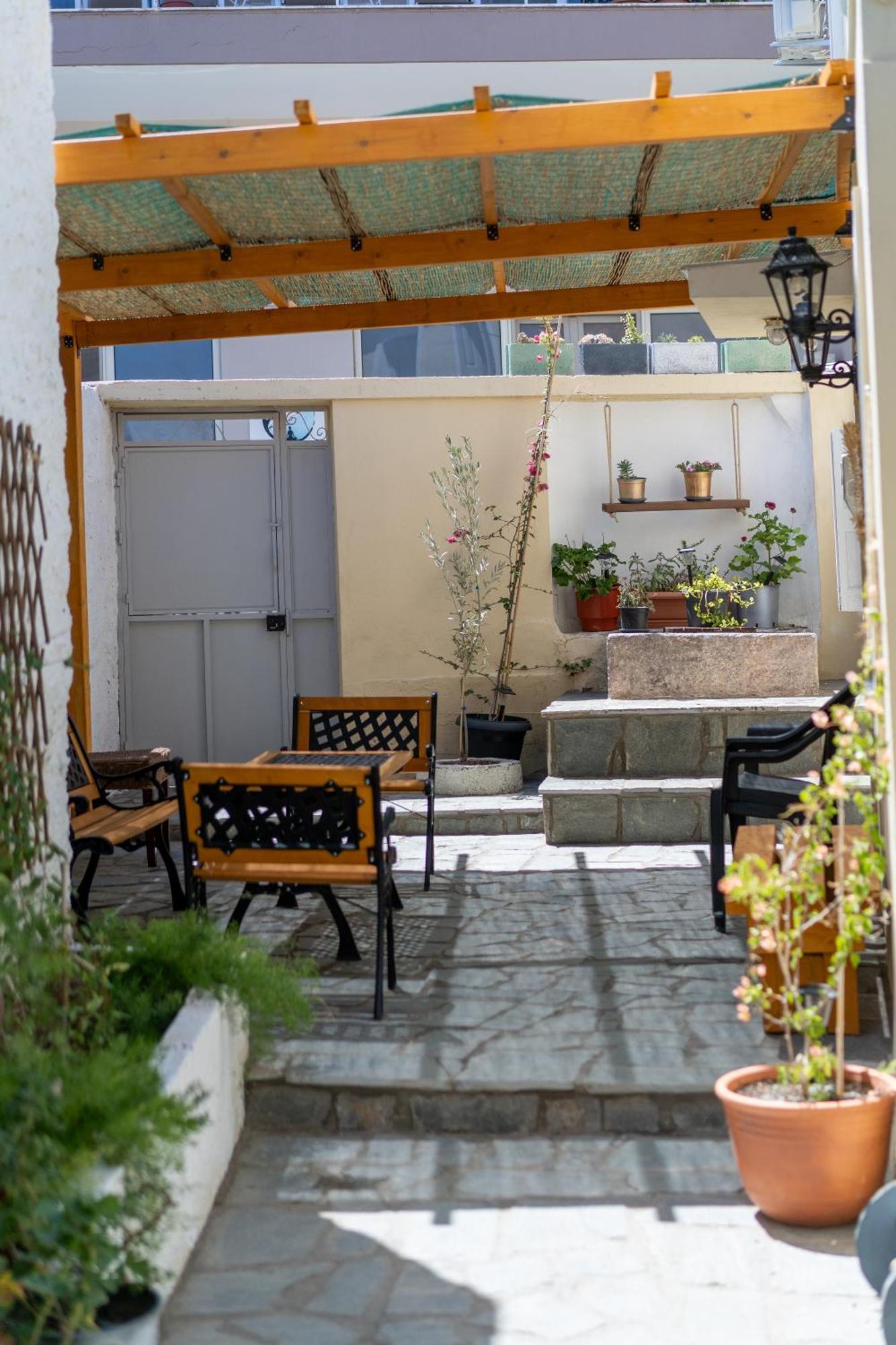 Spacious Home With Yard, Mytilene Lesvos Zewnętrze zdjęcie