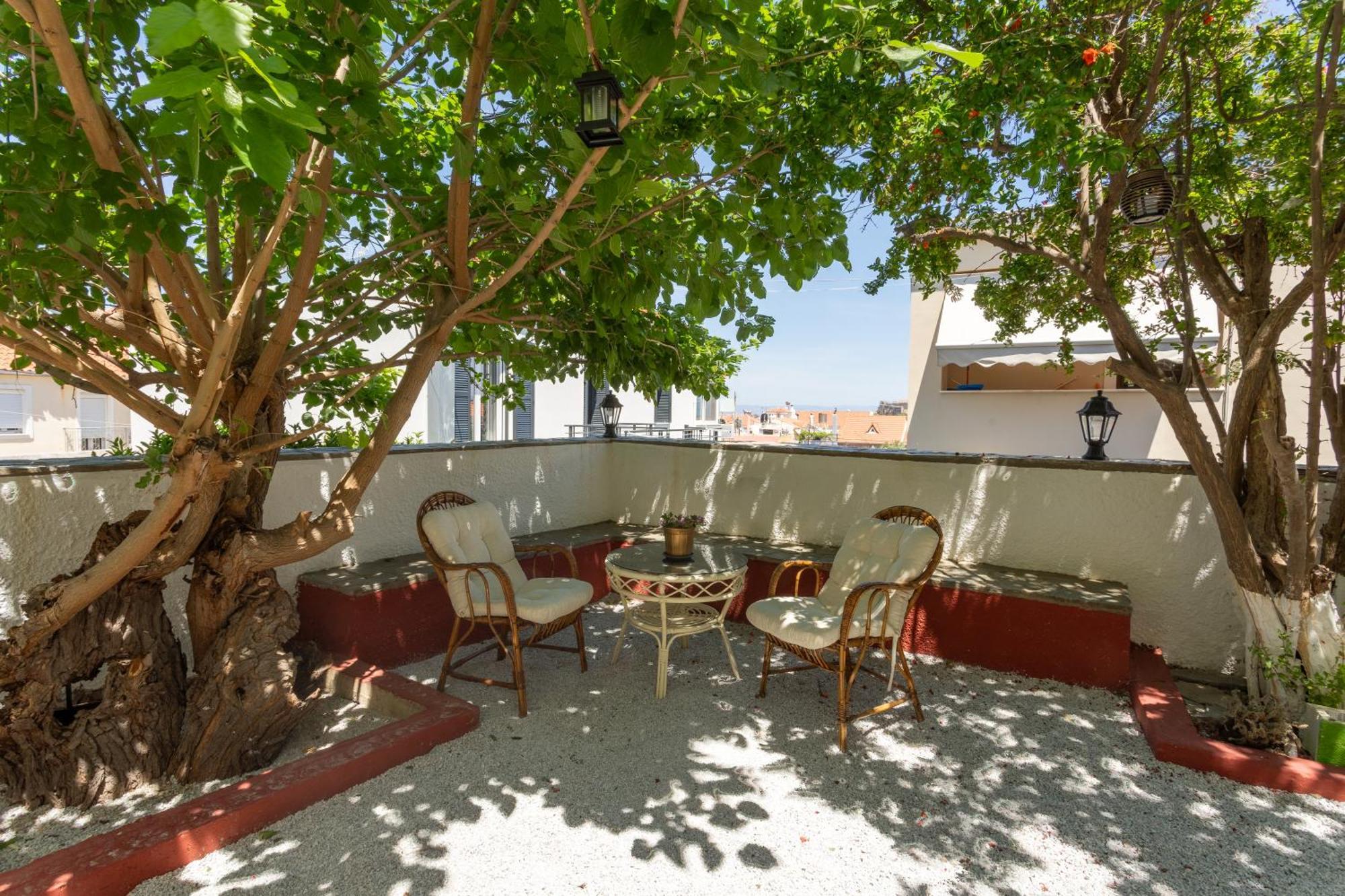 Spacious Home With Yard, Mytilene Lesvos Zewnętrze zdjęcie