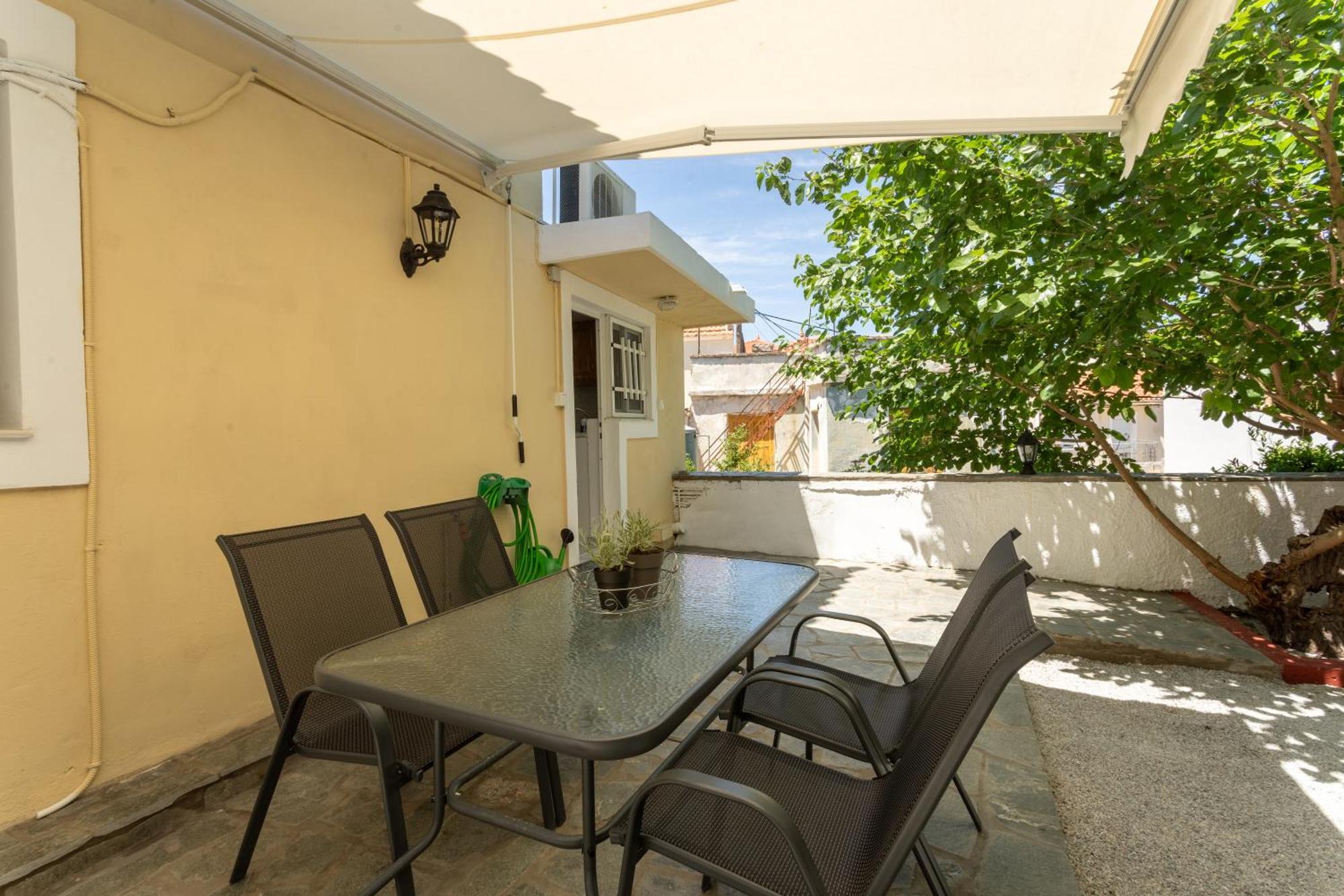 Spacious Home With Yard, Mytilene Lesvos Zewnętrze zdjęcie