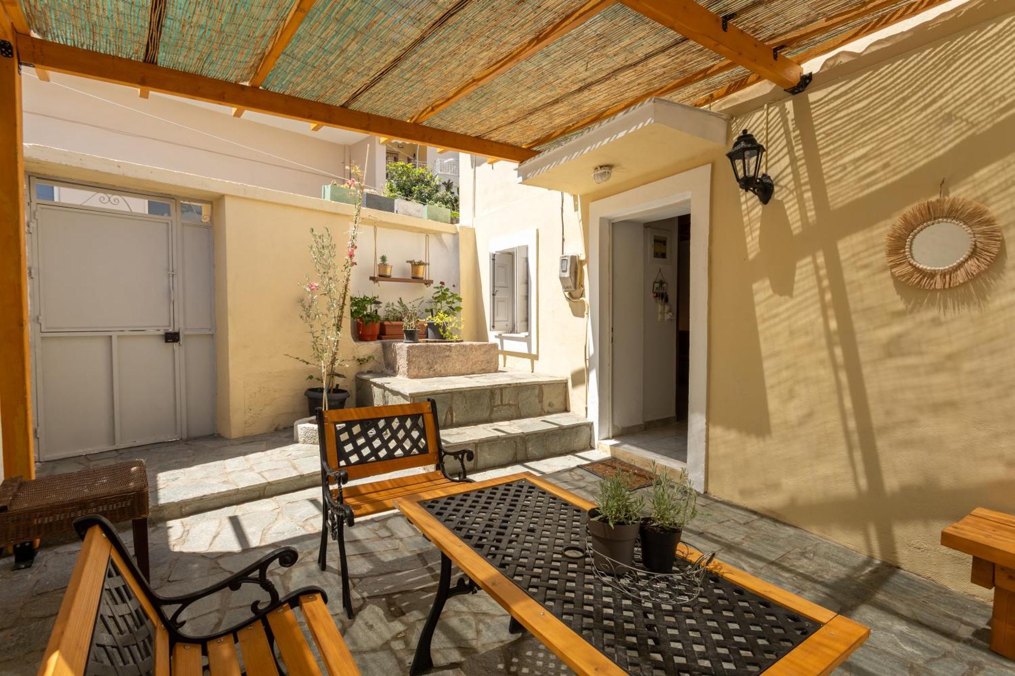 Spacious Home With Yard, Mytilene Lesvos Zewnętrze zdjęcie