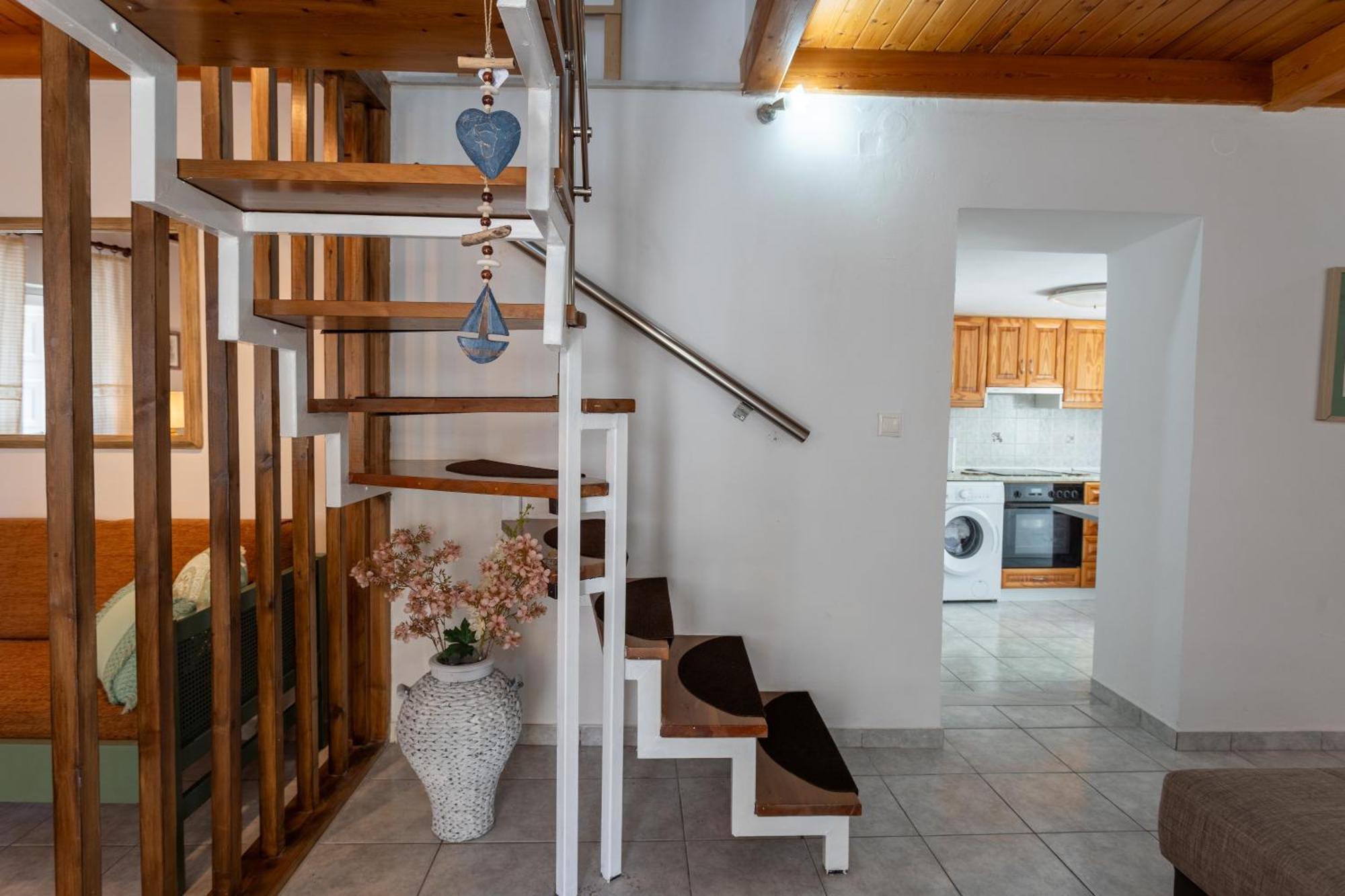 Spacious Home With Yard, Mytilene Lesvos Zewnętrze zdjęcie