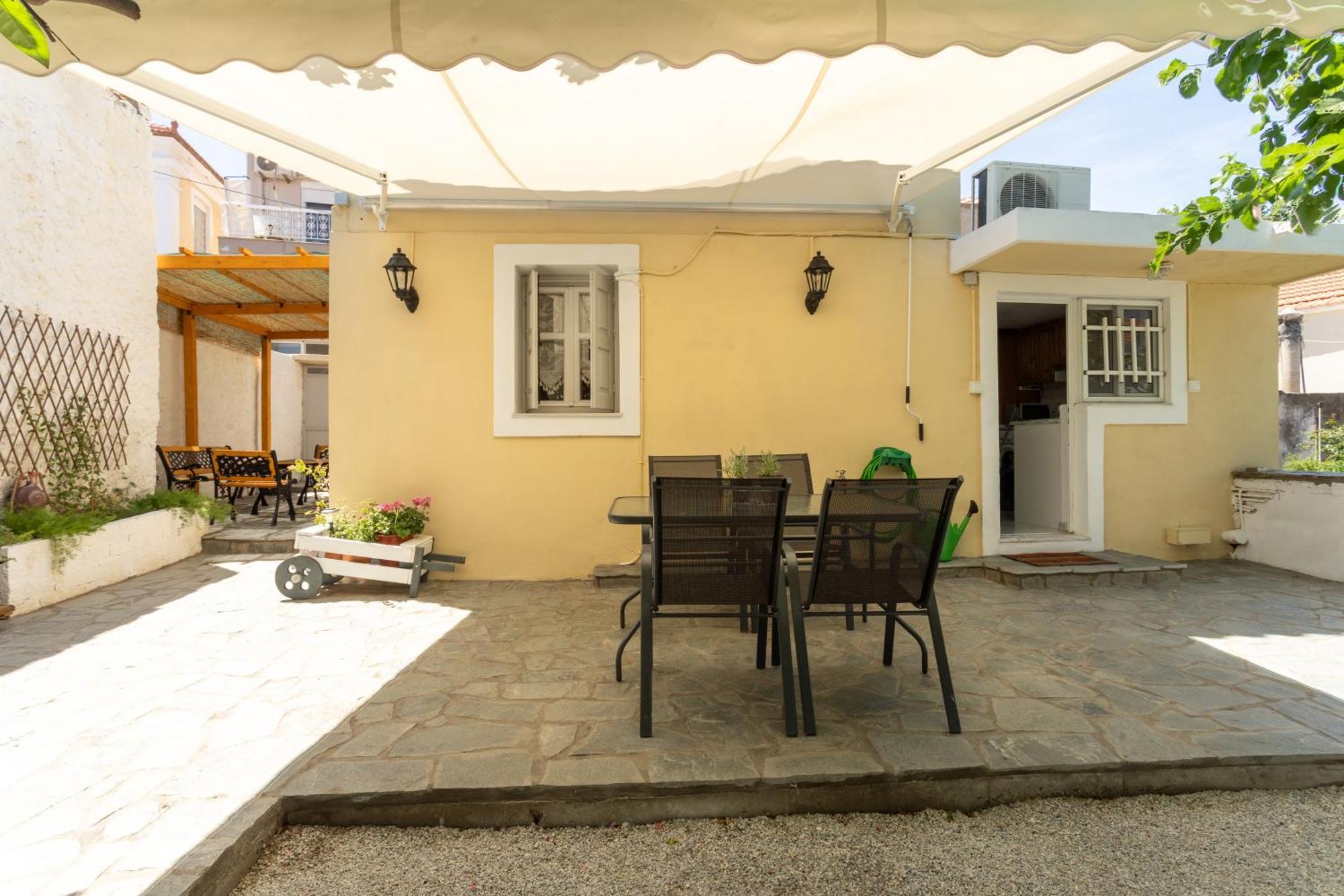Spacious Home With Yard, Mytilene Lesvos Zewnętrze zdjęcie