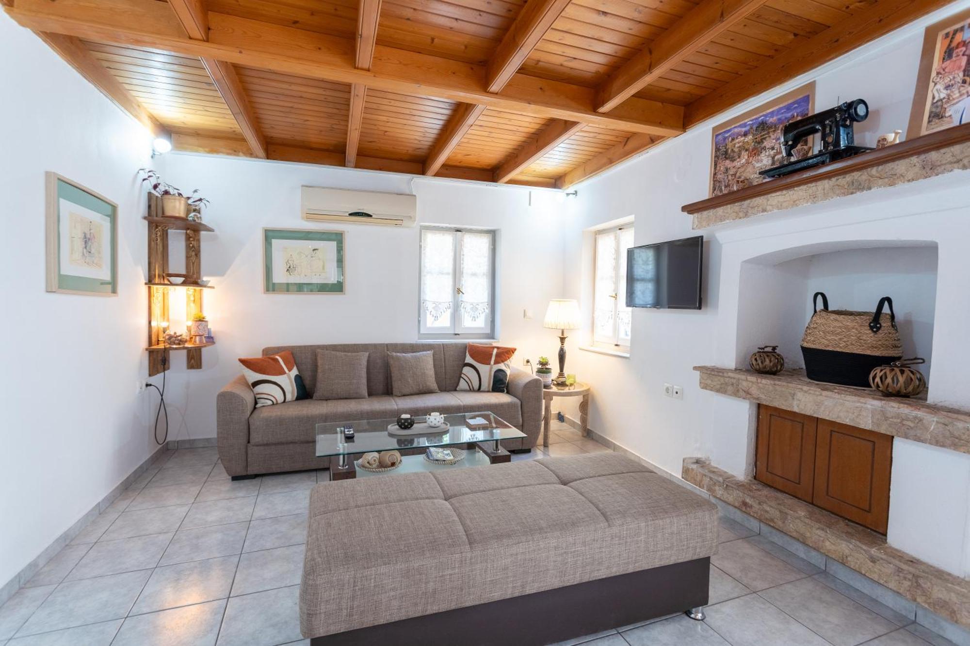 Spacious Home With Yard, Mytilene Lesvos Zewnętrze zdjęcie