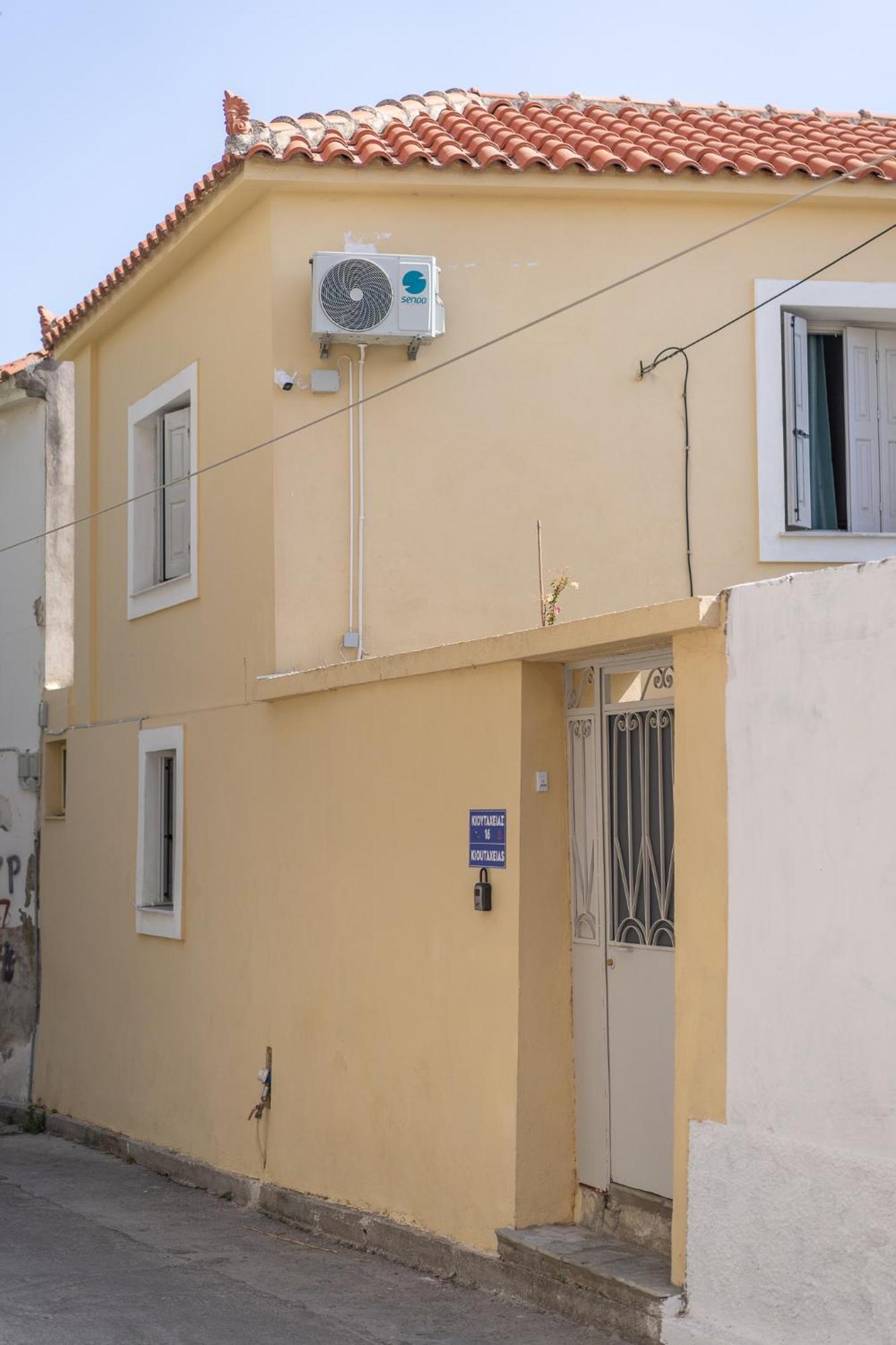 Spacious Home With Yard, Mytilene Lesvos Zewnętrze zdjęcie